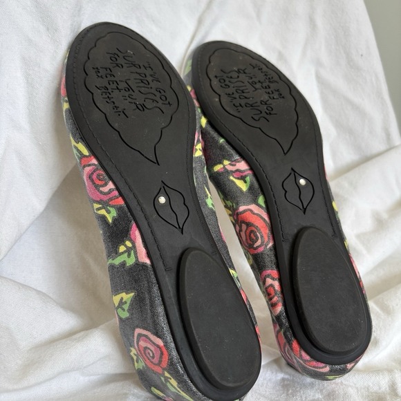 Betsy Johnson Size 8.5 Ballet Flats Casual Round Toe Roses Everyday Coquette - Picture 12 of 14